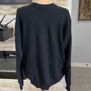Finest Two-Ply Yarns 100% Cashmere Black Pull Over Sweater. Size M